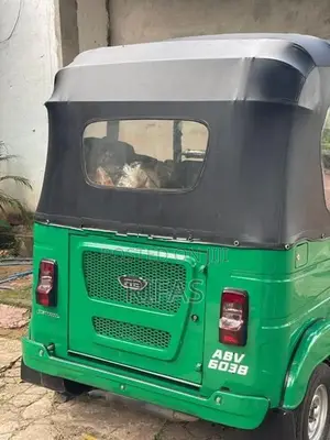 Bajaj RE 2025