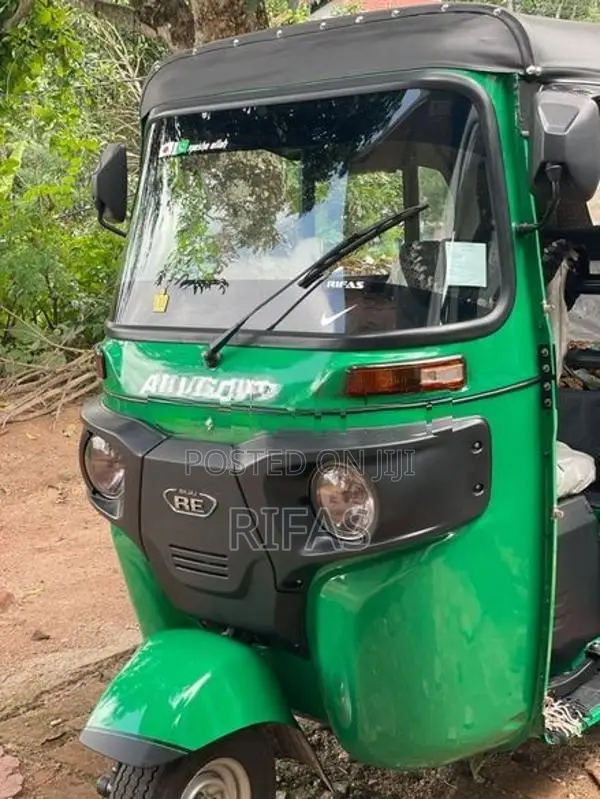 Bajaj RE 2025