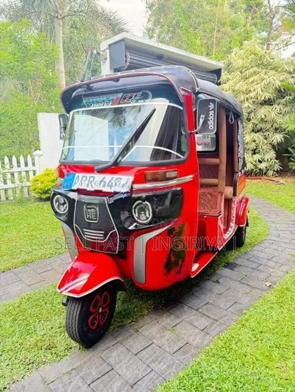 Bajaj RE Three Wheeler 2018
