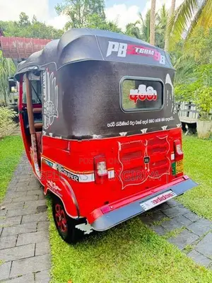Bajaj RE Three Wheeler 2018