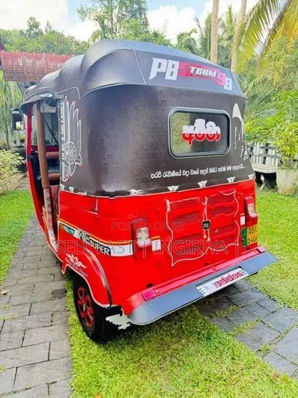 Bajaj RE Three Wheeler 2018