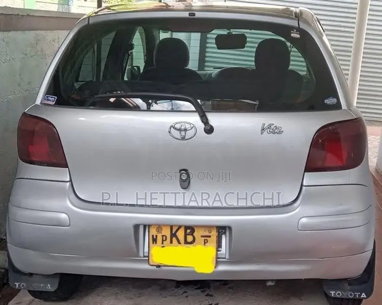 Toyota Vitz SCP 10 2002