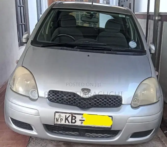 Toyota Vitz SCP 10 2002