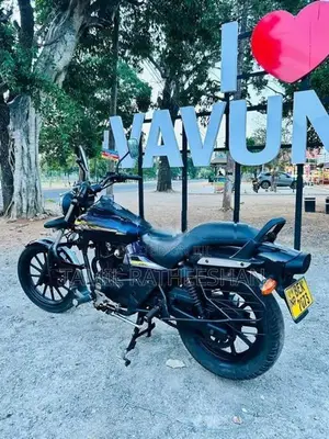 Bajaj Avenger Street 2016