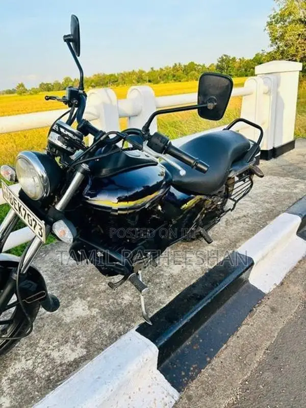 Bajaj Avenger Street 2016
