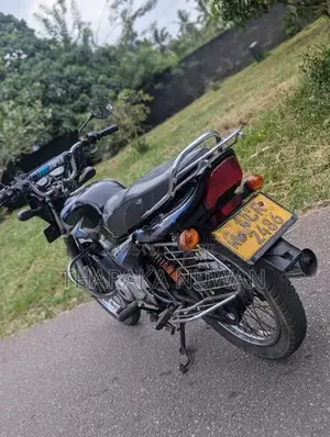 Bajaj CT100 2015