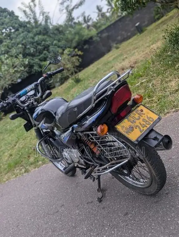 Bajaj CT100 2015