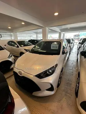 Toyota Yaris X GRADE 2024