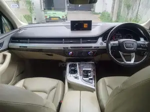 Audi Q7 2015