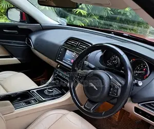 Jaguar XE 2017