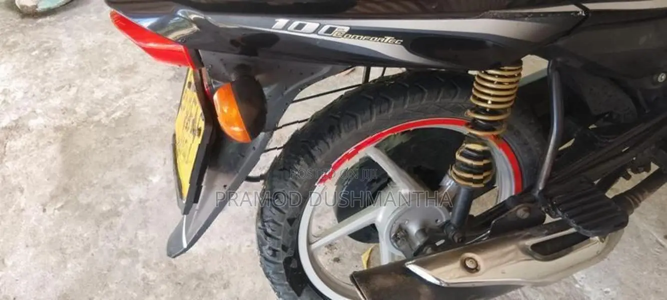 Bajaj Platina 100 2017