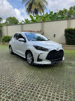 Toyota Yaris X 2025