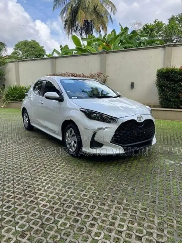 Toyota Yaris X 2025