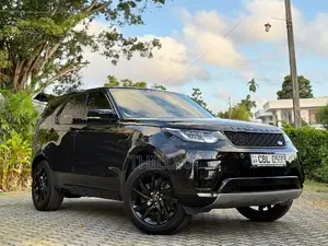 Land Rover Discovery HSE Dynamic black 2019