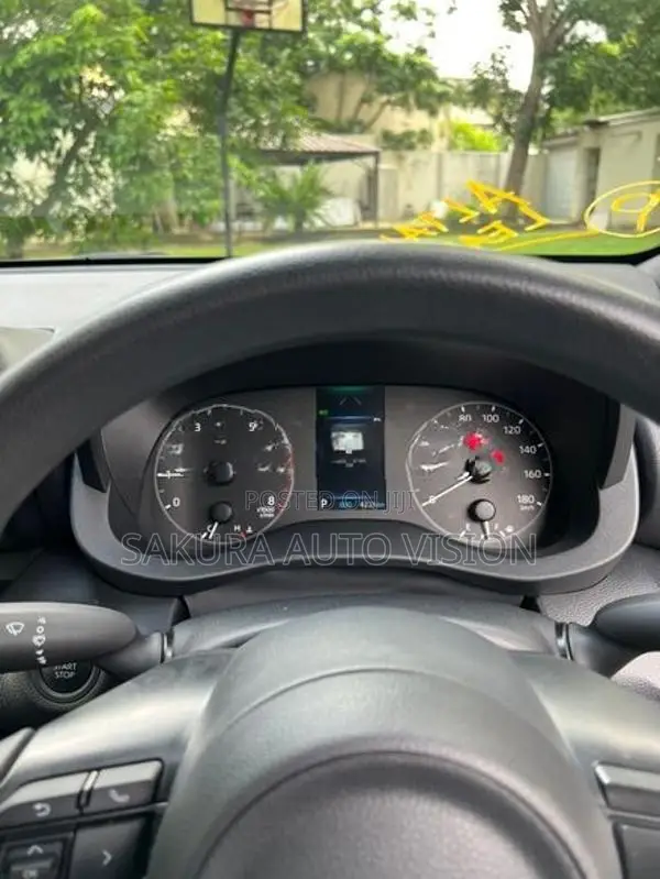 Toyota Yaris X 2025