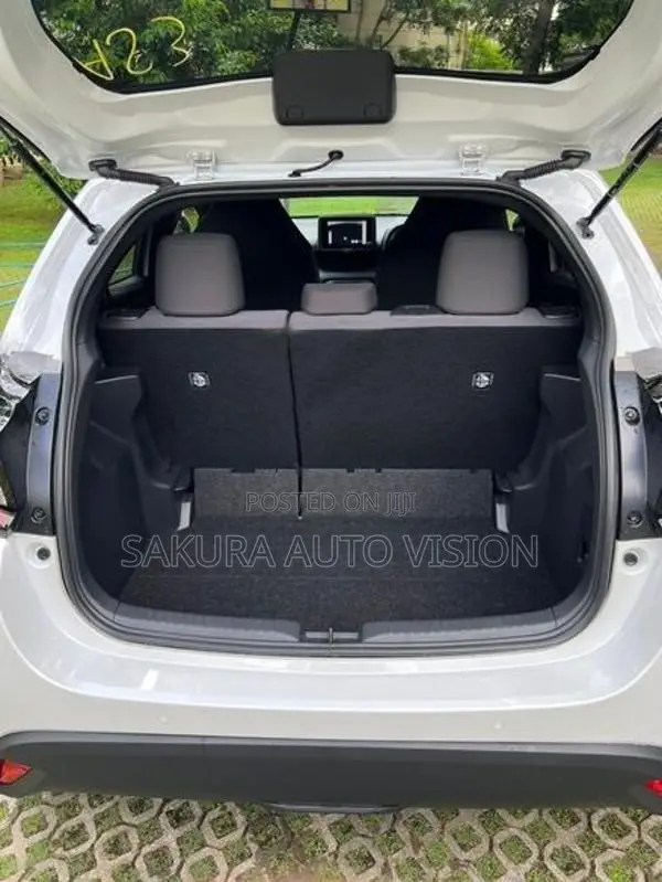 Toyota Yaris X 2025