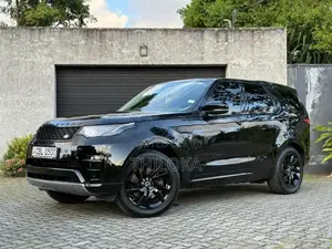 Land Rover Discovery HSE Dynamic black 2019