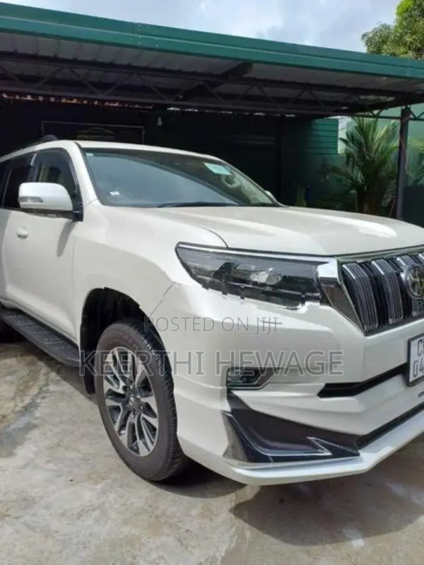Toyota Land Cruiser Prado TRJ 150 TXL 2023