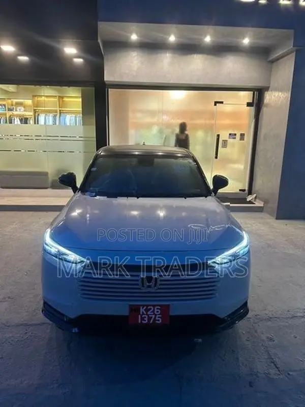 Honda Vezel Z Play Moonroof 2025