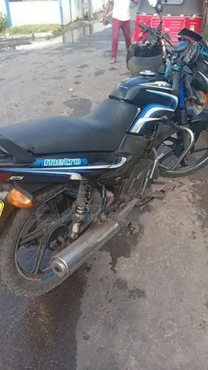 TVS Metro 2016