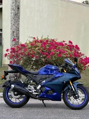 Yamaha YZF R15 V4 2025