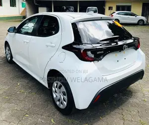 Toyota Yaris G 2024