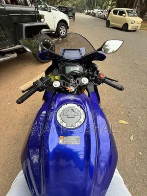 Yamaha YZF R15 V4 2025