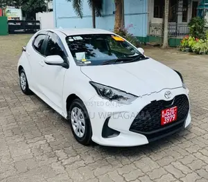 Toyota Yaris G 2024