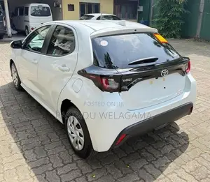 Toyota Yaris G 2024