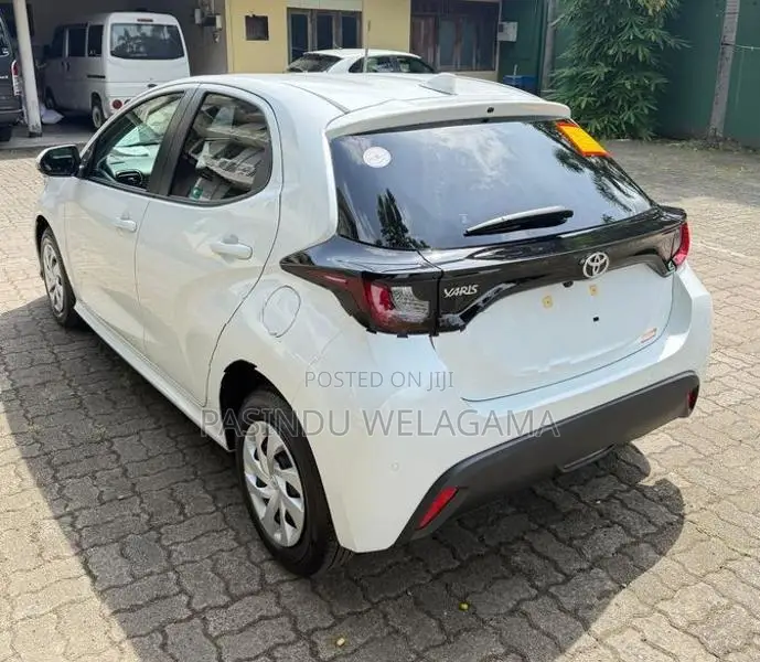 Toyota Yaris G 2024