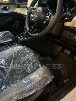 Honda Vezel Z Play Moonroof 2025
