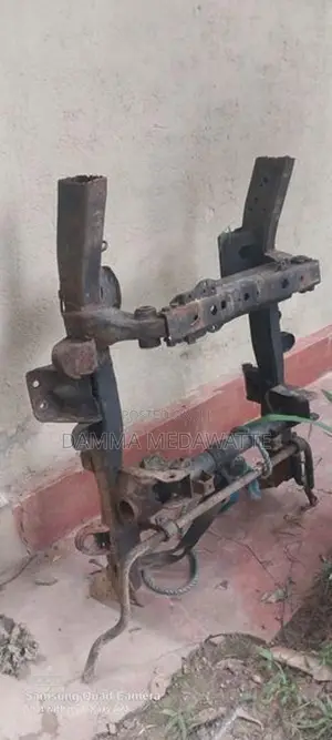Mitsubishi L200 1996 Front Chassi