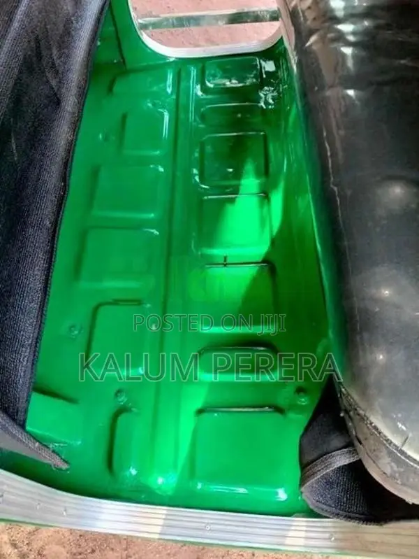 Bajaj RE 2005