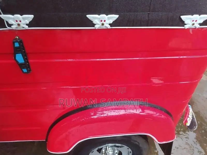 Bajaj RE 2006