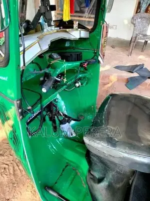 Bajaj RE 2005