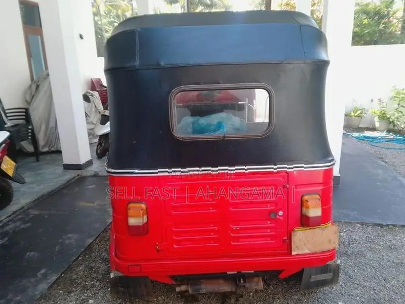 Bajaj RE 2011