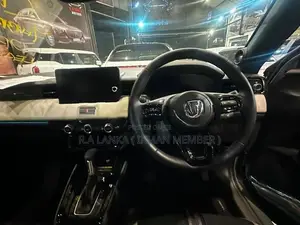 Honda Vezel Z Play Moonroof 2025