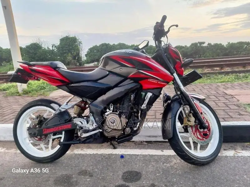 Bajaj Pulsar NS200 2016