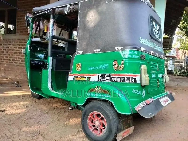 Bajaj RE 2005