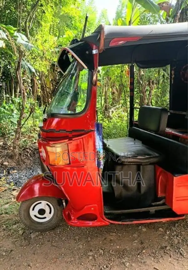 Bajaj RE 2010