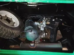 Bajaj RE three wheel 2000