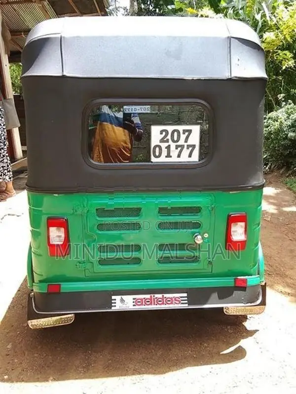 Bajaj RE three wheel 2000