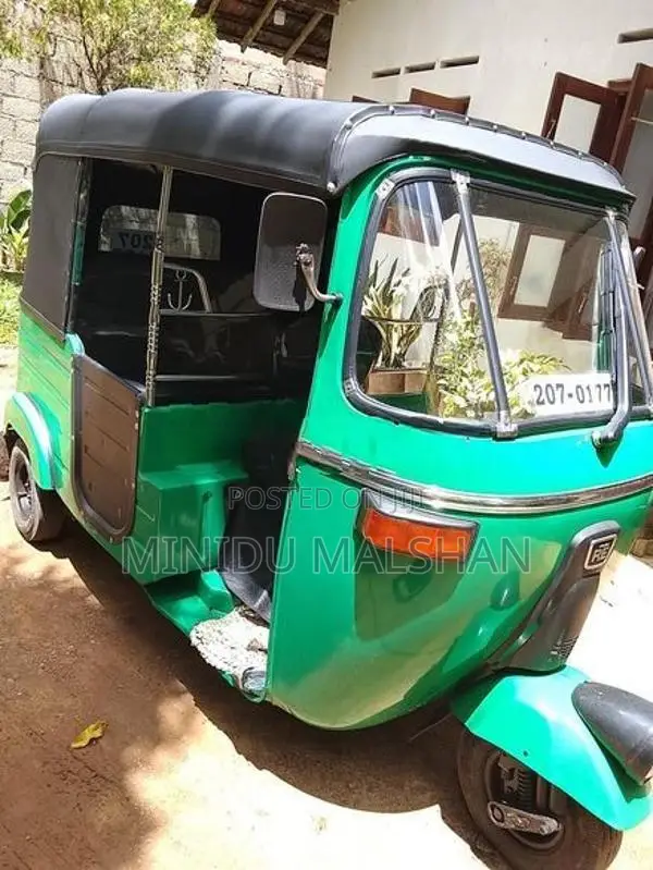 Bajaj RE three wheel 2000