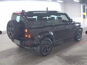 Land Rover Defender Sliding Sunroof 2026