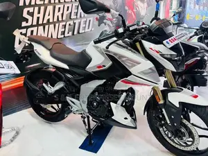 Bajaj Pulsar N160 Permium 2026