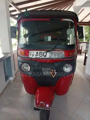 Bajaj RE 2017