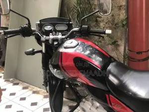 Bajaj V15 2017