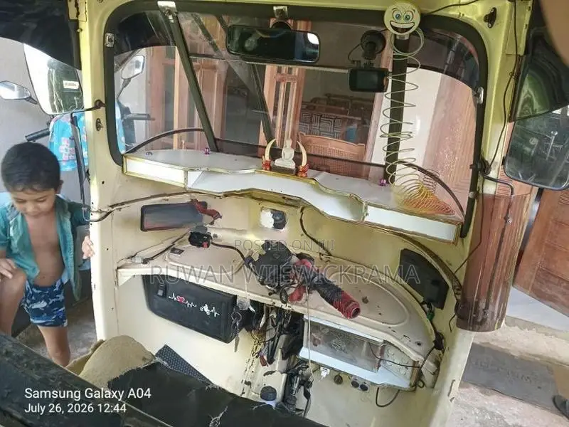 Bajaj RE 1999
