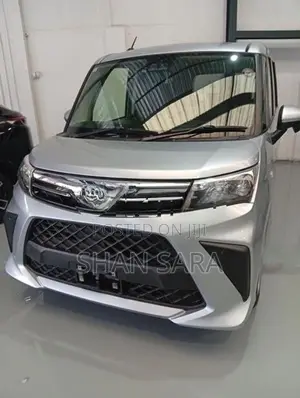 Toyota Roomy x 2023
