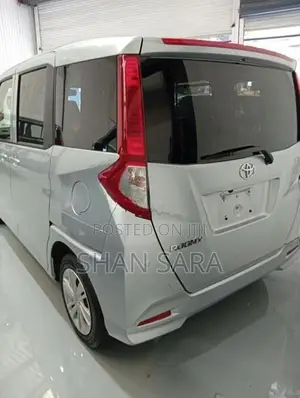 Toyota Roomy x 2023